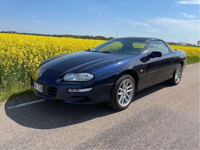Blå Begagnad 2000 Chevrolet Camaro Halvkombi | 100 000 kr - Bild 1/4