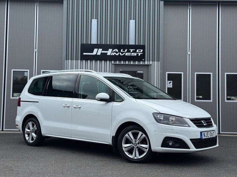 Vit (vit ) Begagnad 2016 Seat Alhambra Minibuss | 157 900 kr (Marknadspris) - Bild 1/4
