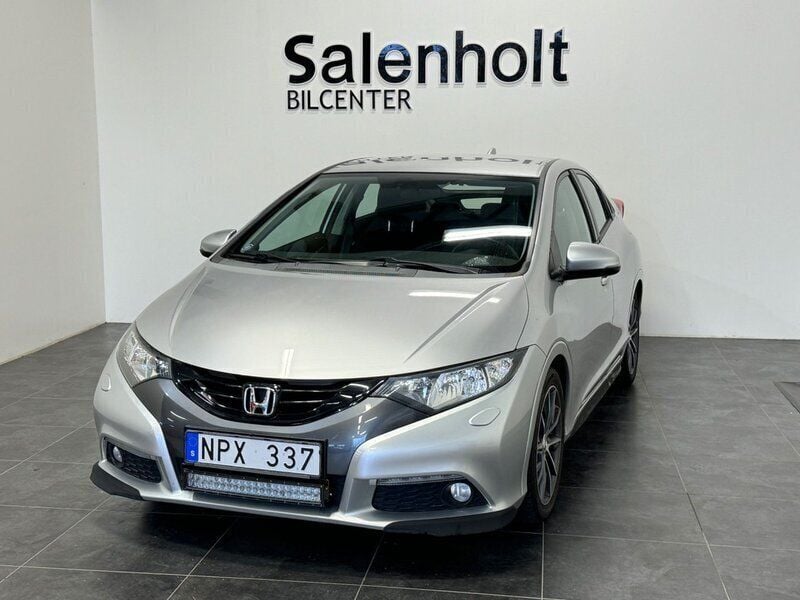 Silver Begagnad 2012 Honda Civic Sport Halvkombi | 99 900 kr (Marknadspris) - Bild 1/4