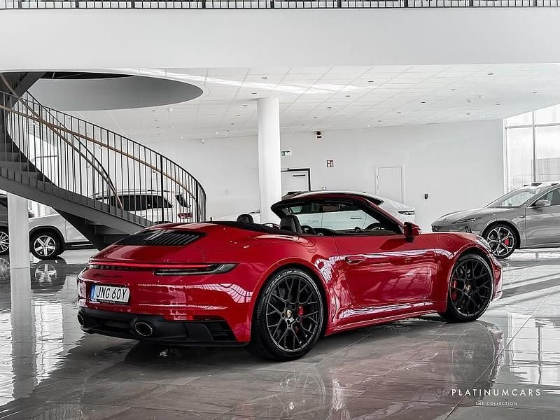 Begagnad Porsche 911 Carrera Cabriolet 480 HK (353 kW) 2022 Flerfärgad Cab