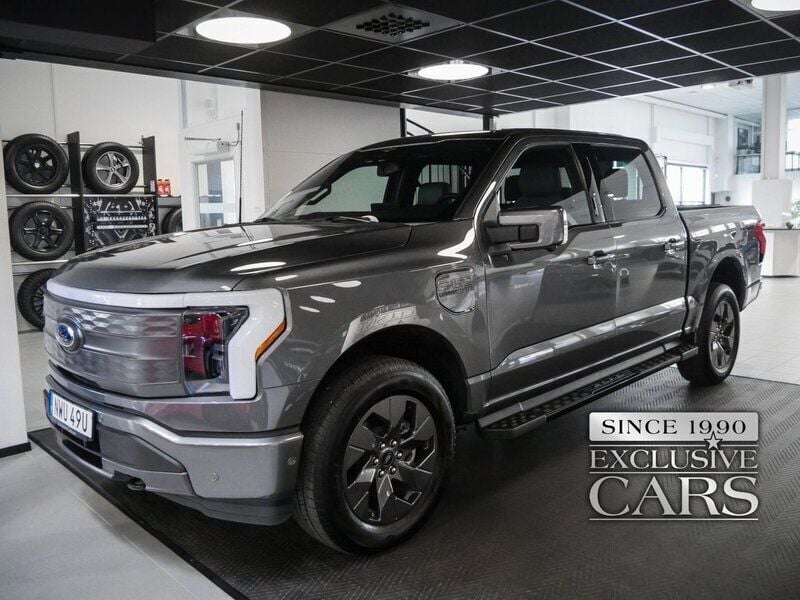 Grå (carbonized grey metallic) Begagnad 2023 Ford F-150 Extended Range Pickup | 1 348 750 kr - Bild 1/4
