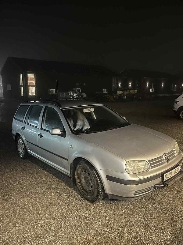 Silver Begagnad 2001 VW Golf IV Comfortline Kombi | 10 000 kr (Marknadspris) - Bild 1/4