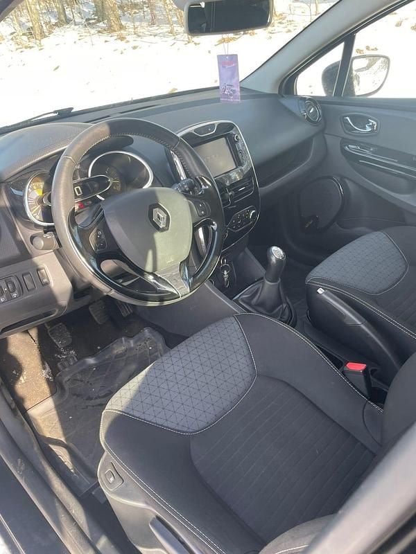 Begagnad Renault Clio IV 90 HK (66 kW) 2014 Kombi