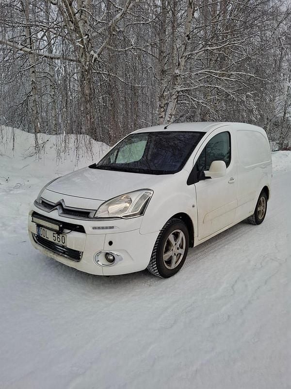 Begagnad Citroën Berlingo 90 HK (66 kW) 2013 Minibuss