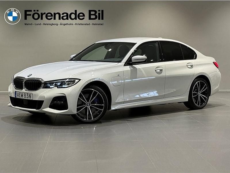 Begagnad BMW 330e Comfort Edition 184 HK (135 kW) 2021 Vit Sedan