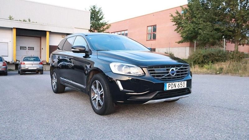 Svart Begagnad 2017 Volvo XC60 Standard SUV | 229 700 kr (Superpris) - Bild 1/4