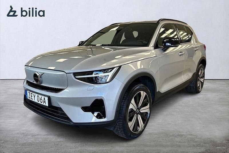 Silver Begagnad 2022 Volvo XC40 Core SUV | 334 900 kr - Bild 1/3