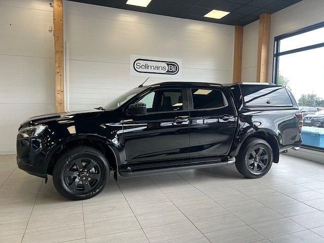 Svart (onyx black ) Ny 2024 Isuzu D-Max Pickup | 736 250 kr - Bild 1/4