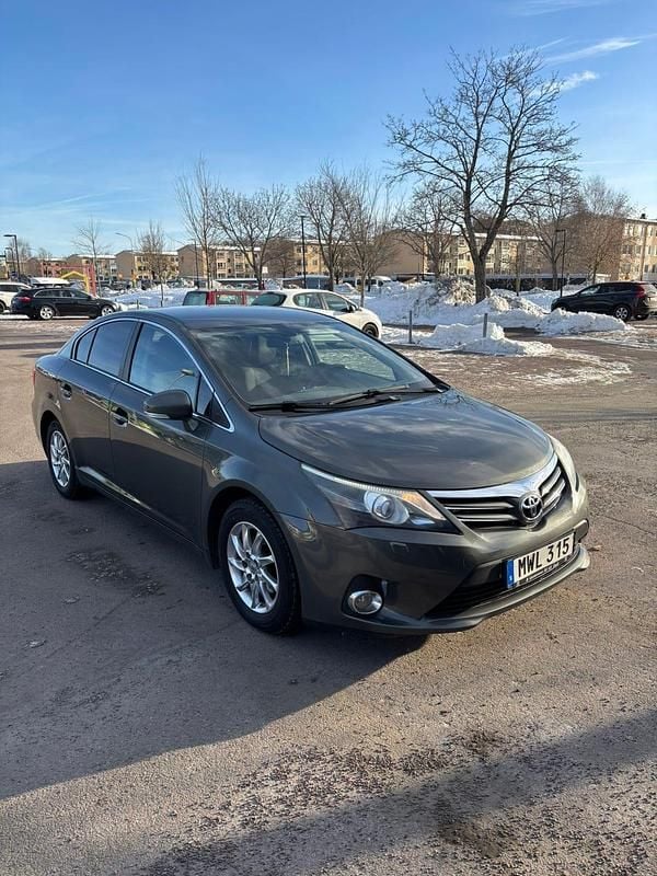 Begagnad Toyota Avensis Multidrive S 152 HK (111 kW) 2012 Sedan
