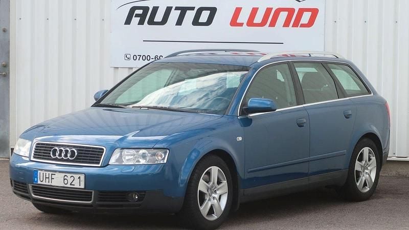 Ljusblå (blåmetallic) Begagnad 2003 Audi A4 Comfort Kombi | 35 000 kr (Lite dyr) - Bild 1/4