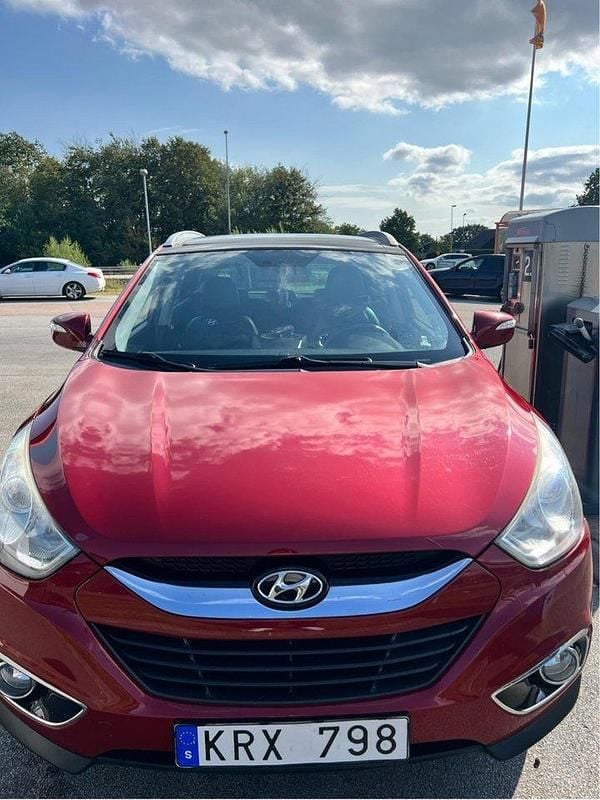 Röd Begagnad 2011 Hyundai ix35 SUV | 90 000 kr (Marknadspris) - Bild 1/4