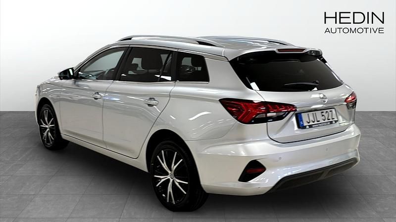 Grå (grey) Begagnad 2022 MG MG5 EV Kombi | 194 900 kr (Marknadspris) - Bild 1/4