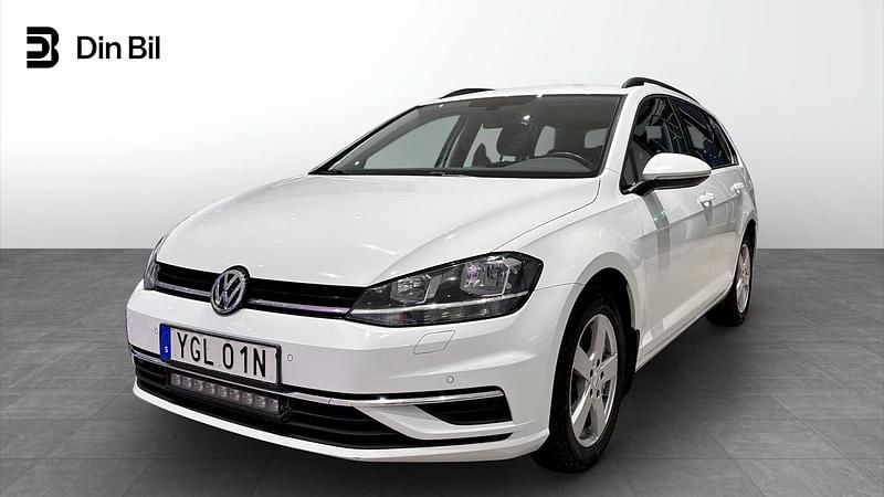 Vit Begagnad 2019 VW Golf VII | 169 900 kr (Bra pris) - Bild 1/4