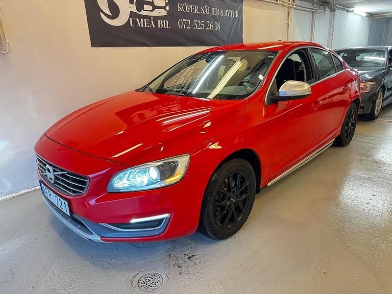 Röd Begagnad 2014 Volvo S60 Momentum Sedan | 89 900 kr (Marknadspris) - Bild 1/4