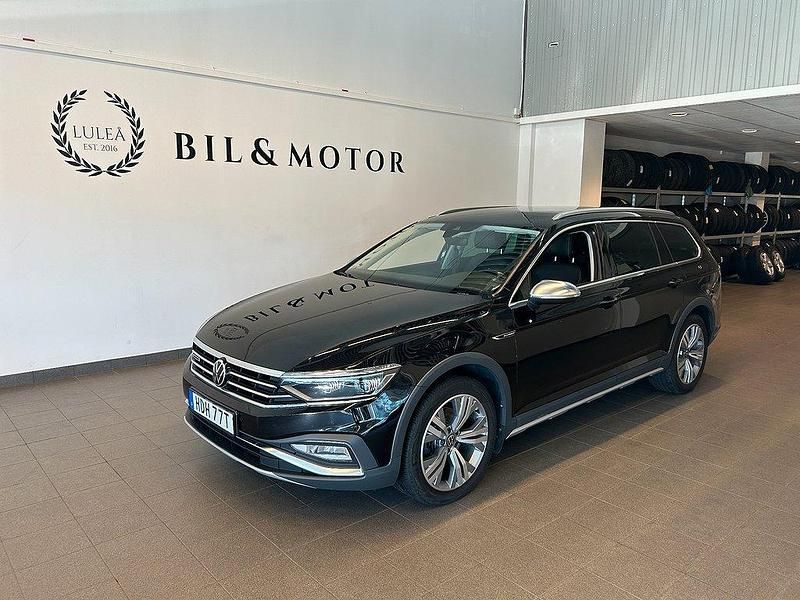 Svart Begagnad 2021 VW Passat Alltrack Kombi | 329 900 kr (Marknadspris) - Bild 1/4