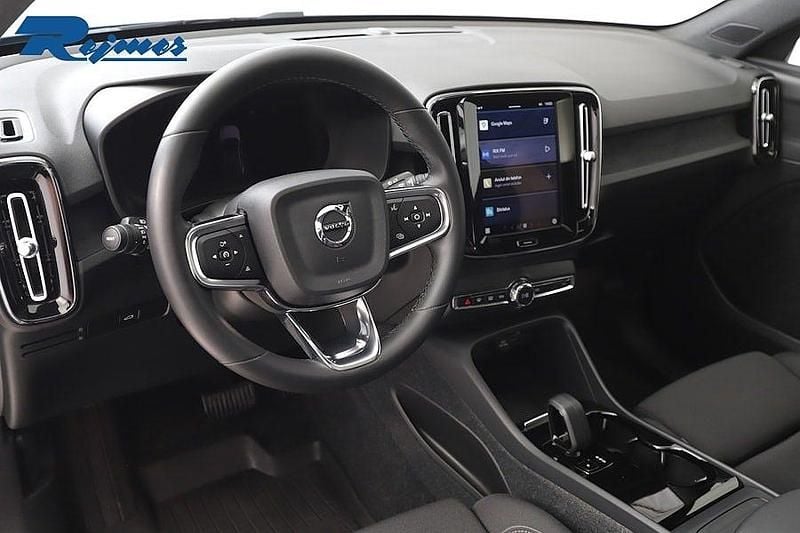 Begagnad Volvo C40 Core 169 kW (231 HK) 2023 Fjord blue metallic SUV