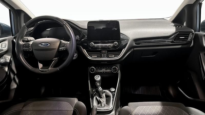Begagnad Ford Fiesta Active 101 HK (74 kW) 2019 Blå Halvkombi