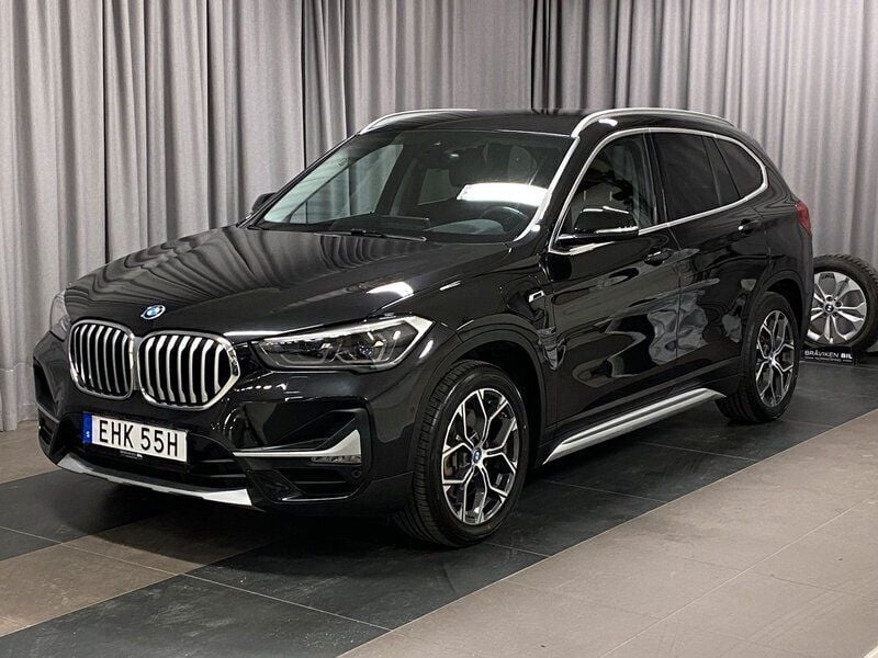 Svart Begagnad 2022 BMW X1 xLine SUV | 329 900 kr (Lite dyr) - Bild 1/4
