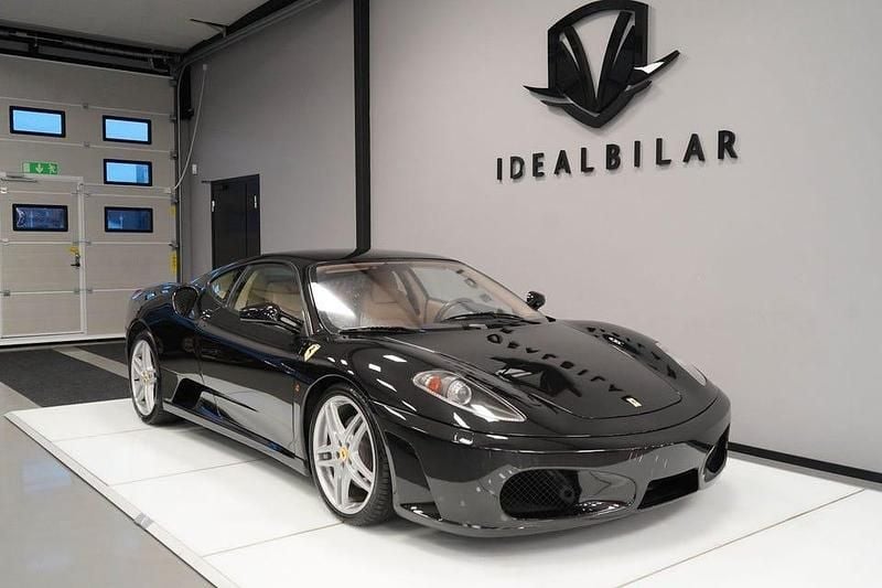 Svart Begagnad 2005 Ferrari F430 Sportkupé | 1 299 900 kr - Bild 1/4