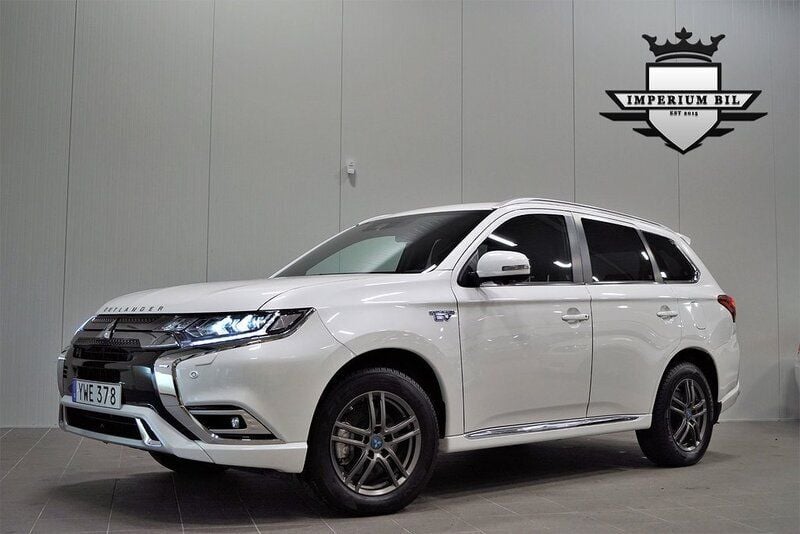 Begagnad Mitsubishi Outlander P-HEV 230 HK (169 kW) 2018 Vit SUV