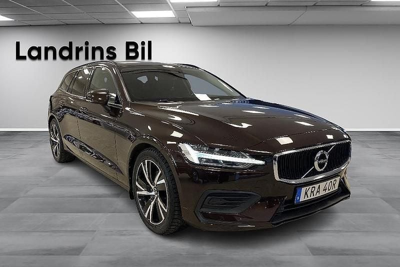Begagnad Volvo V60 Momentum 190 HK (139 kW) 2020 Brun Kombi