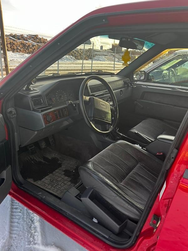 Begagnad Volvo 940 135 HK (99 kW) 1996 Röd svart Kombi