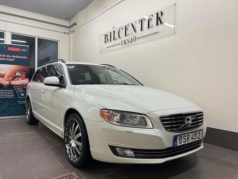 Vit Begagnad 2014 Volvo V70 Momentum Kombi | 157 900 kr (Dyr) - Bild 1/4