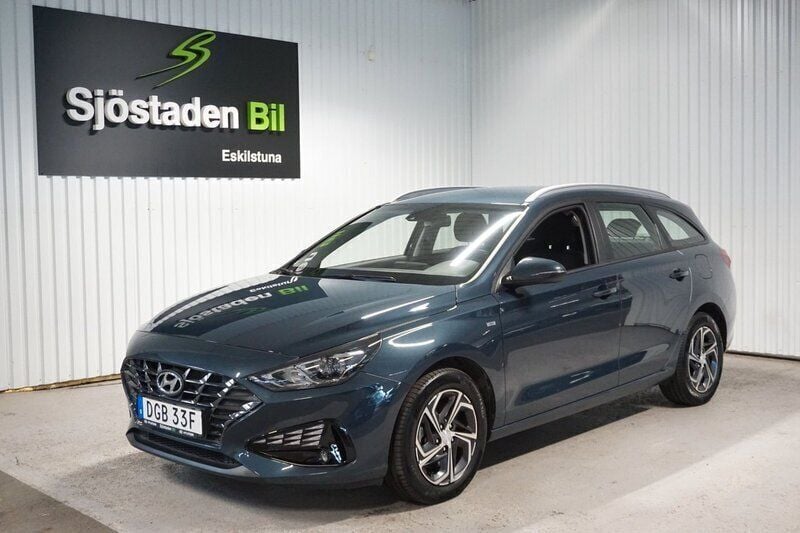 Blå Begagnad 2022 Hyundai i30 Essential Kombi | 209 900 kr (Marknadspris) - Bild 1/4