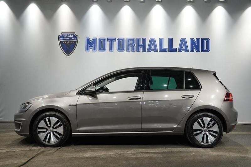Begagnad VW e-Golf 85 kW (116 HK) 2015 Grå Halvkombi