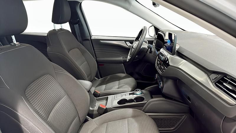 Begagnad Ford Kuga Titanium 224 HK (164 kW) 2023 Vit SUV