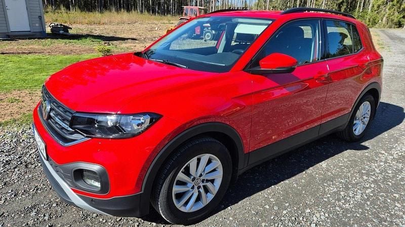 Röd Begagnad 2019 VW T-Cross SUV | 135 000 kr (Marknadspris) - Bild 1/4