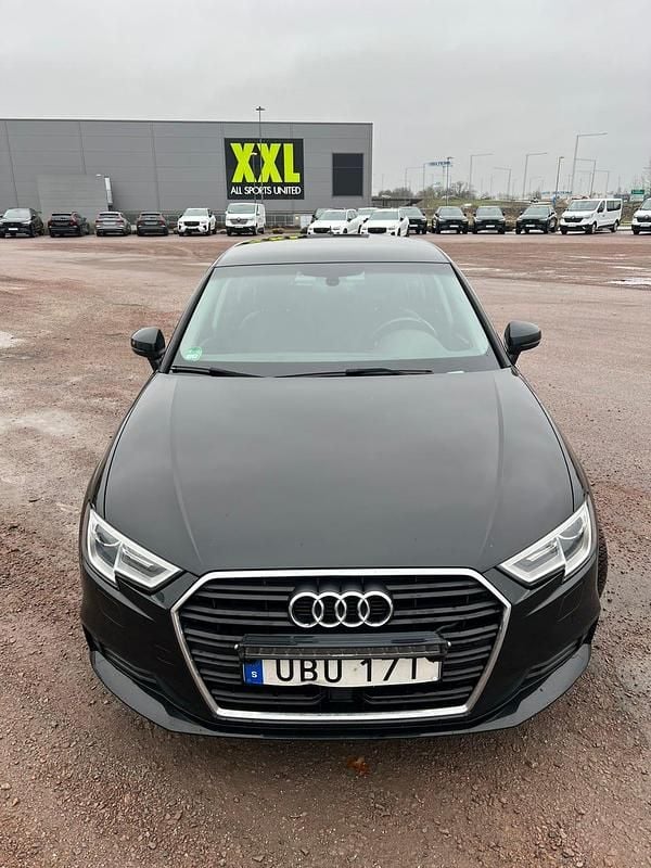 Begagnad 2019 Audi A3 Sportback Halvkombi | 147 000 kr (Bra pris) - Bild 1/4