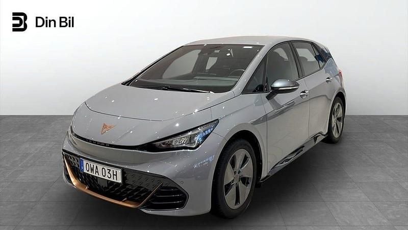 Ljusgrå (vapor grey) Begagnad 2023 Cupra Born Halvkombi | 249 900 kr (Marknadspris) - Bild 1/4