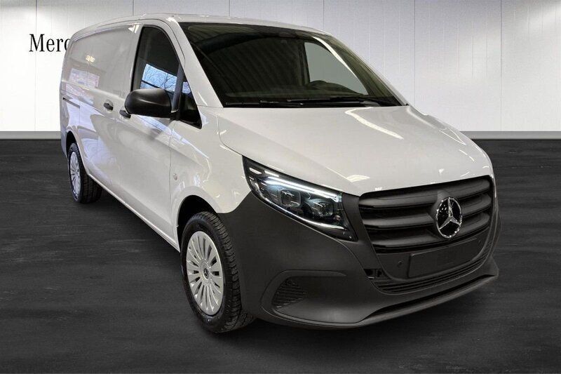 Vit (white) Ny 2025 Mercedes Vito Minibuss | 706 750 kr (Dyr) - Bild 1/4