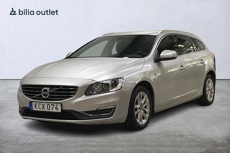 Silver Begagnad 2015 Volvo V60 Ocean Race Kombi | 169 900 kr (Lite dyr) - Bild 1/4