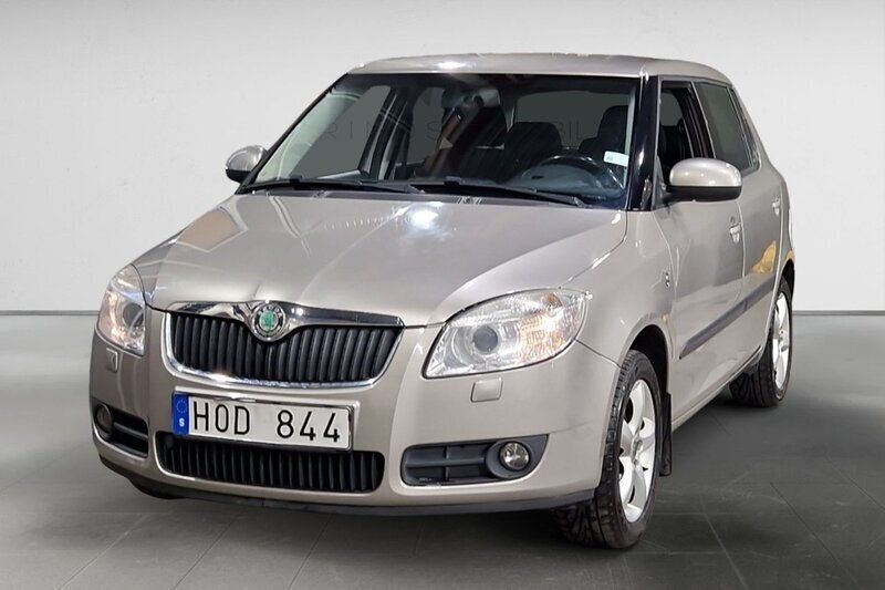 Ljusbrun Begagnad 2008 Skoda Fabia Halvkombi | 39 900 kr (Marknadspris) - Bild 1/3