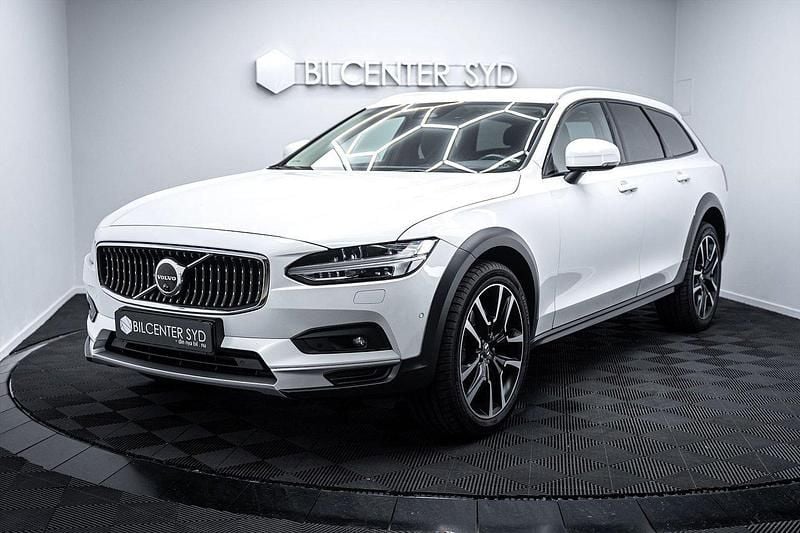 Vit Begagnad 2021 Volvo V90 CC Kombi | 349 900 kr (Lite dyr) - Bild 1/4