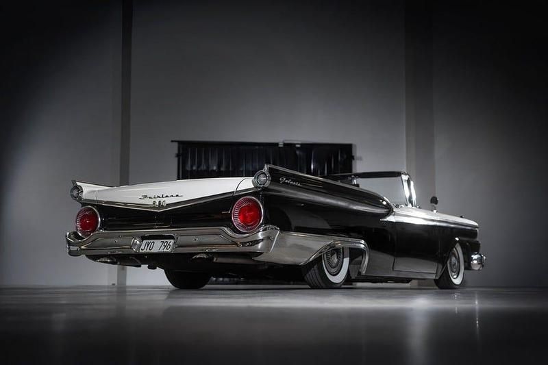Begagnad Ford Galaxie Convertible 305 HK (224 kW) 1959 Svart Cab