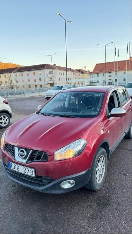 Röd Begagnad 2010 Nissan Qashqai SUV | 65 000 kr (Superpris) - Bild 1/3