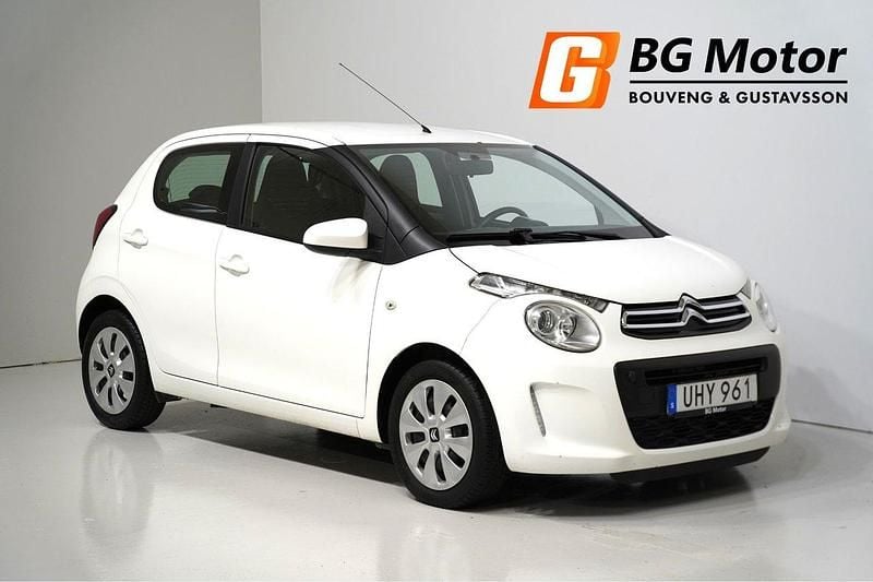 Vit Begagnad 2015 Citroën C1 Halvkombi | 74 900 kr (Marknadspris) - Bild 1/4