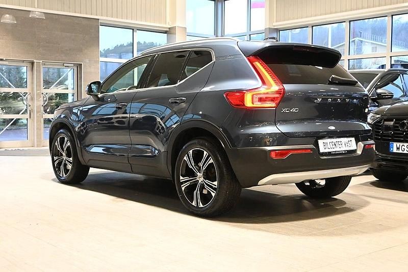 Begagnad Volvo XC40 Inscription 129 HK (94 kW) 2021 Mörkblå SUV