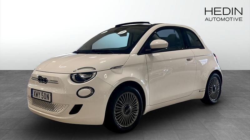 Vit (white) Begagnad 2022 Fiat 500e Icon Cab | 219 000 kr (Dyr) - Bild 1/4