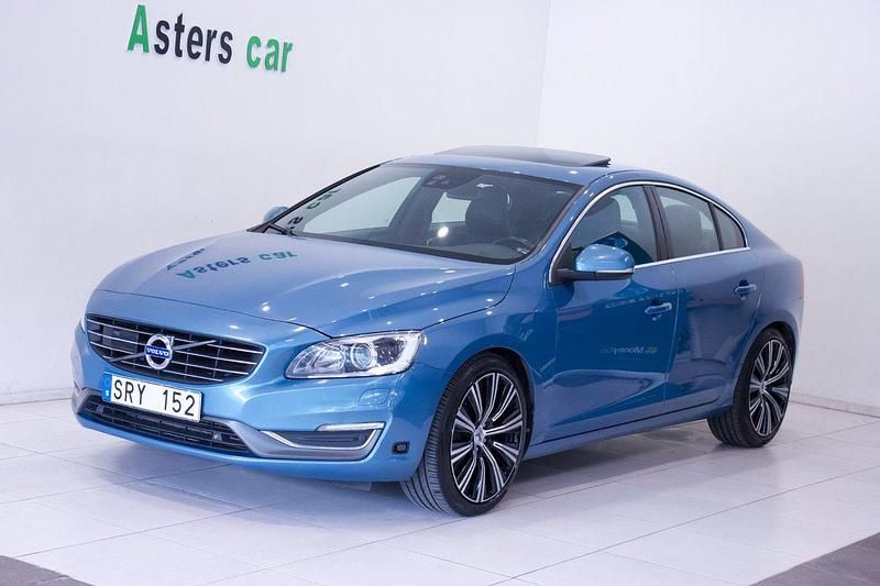 Blå Begagnad 2013 Volvo S60 Summum Sedan | 169 000 kr (Marknadspris) - Bild 1/4
