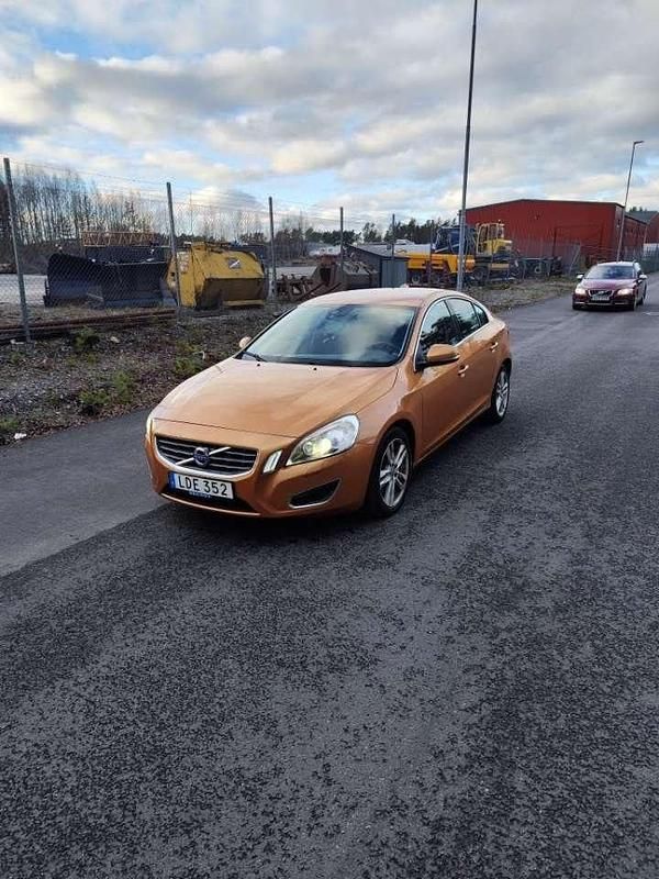 Begagnad 2011 Volvo S60 Momentum Sedan | 59 000 kr - Bild 1/4