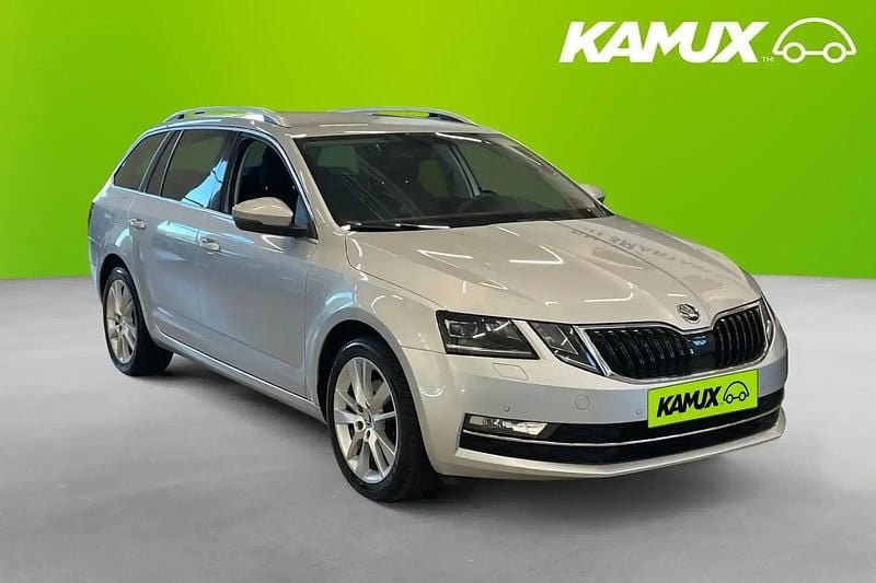 Silver/grå Begagnad 2020 Skoda Octavia Kombi | 197 800 kr (Marknadspris) - Bild 1/4