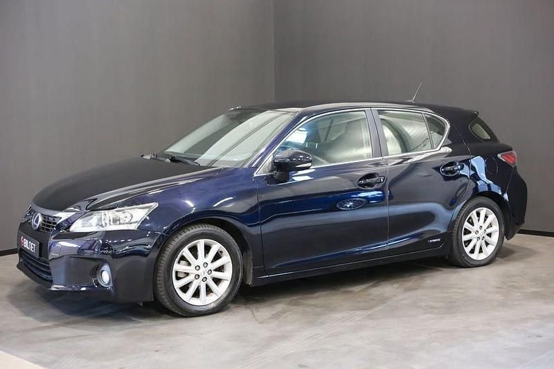 Begagnad Lexus CT200h 135 HK (99 kW) 2012 Svart Halvkombi