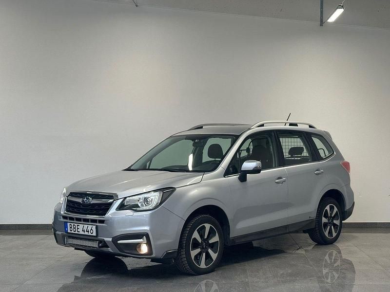 Silver Begagnad 2016 Subaru Forester SUV | 104 900 kr (Bra pris) - Bild 1/4