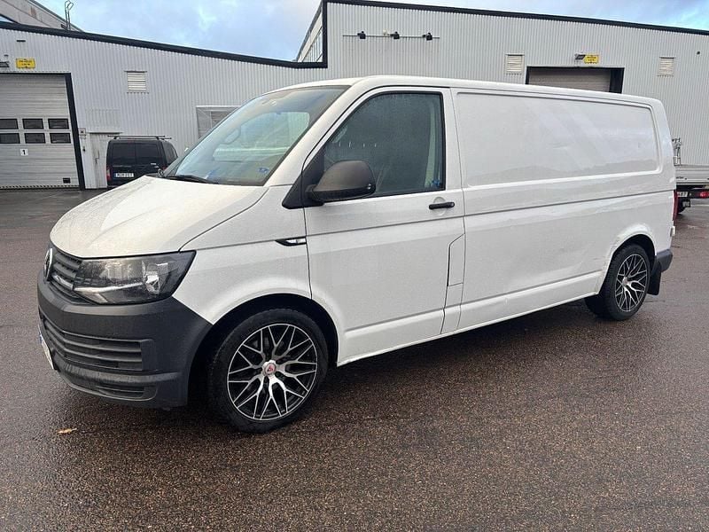 Vit Begagnad 2018 VW T6 Van | 89 999 kr (Marknadspris) - Bild 1/4