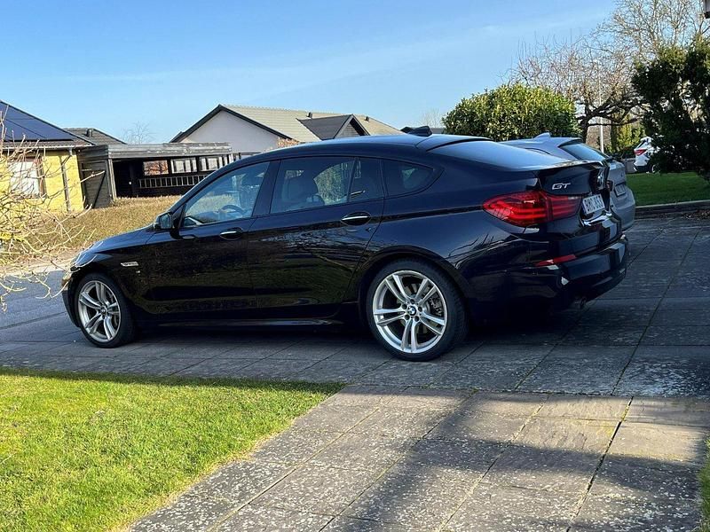 Svart Begagnad 2015 BMW 535 Gran Turismo M Sport Halvkombi | 248 000 kr - Bild 1/4