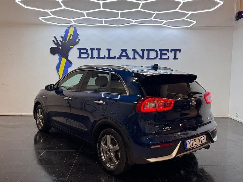 Begagnad Kia Niro Advance 141 HK (103 kW) 2016 Blå SUV